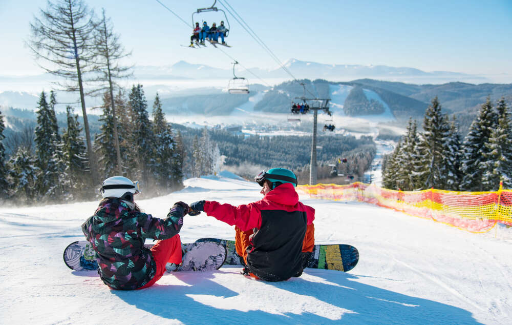 ski couple