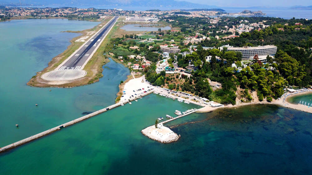 Аэропорт на острове Корфу в Канони