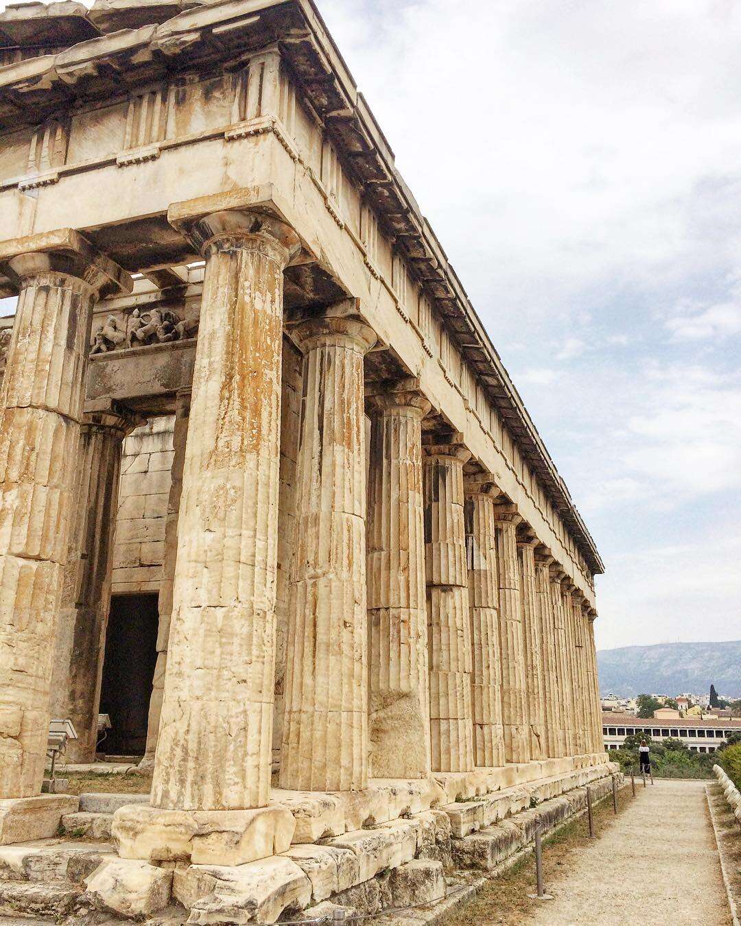 Афины, древний храм 