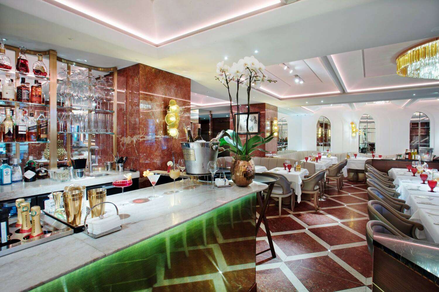 8 gourmet restaurants to visit on the Cote d'Azur