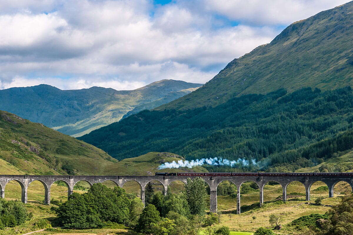 Виадук Гленфиннан в Шотландии, кадры из "Гарри Поттера"