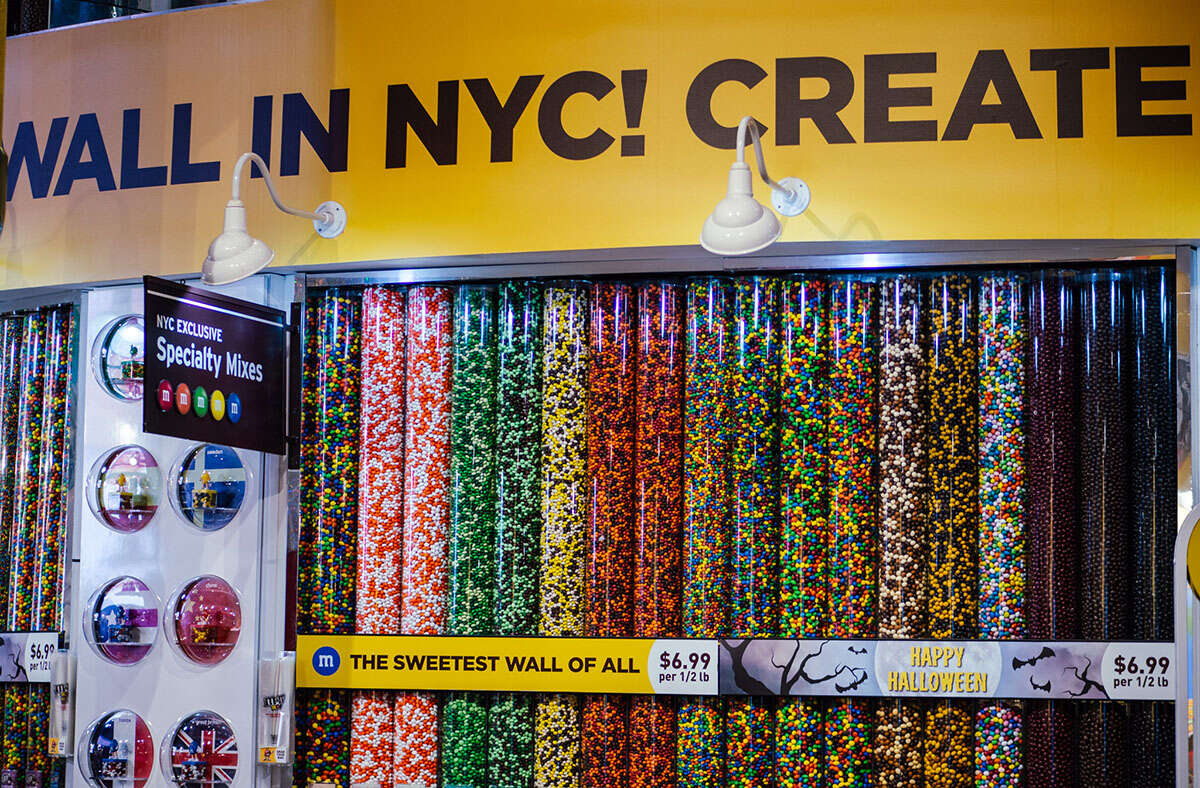 The M&M's Store in New York City lets you mix and match M&M's : r/ mildlyinteresting