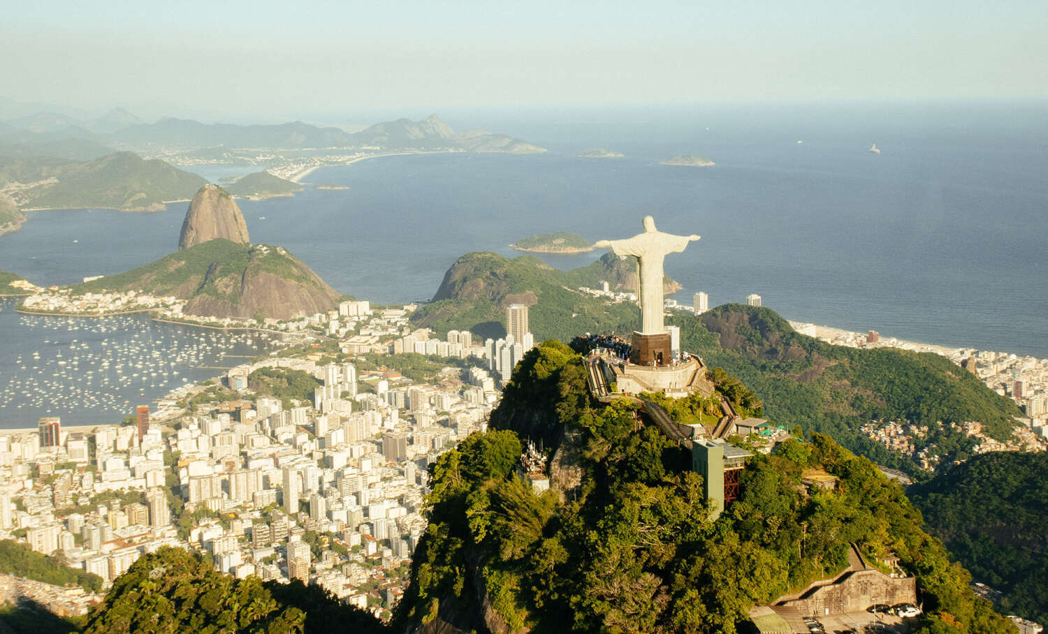 Статуя Христа Спасителя в Рио де Жанейро, Бразилия 