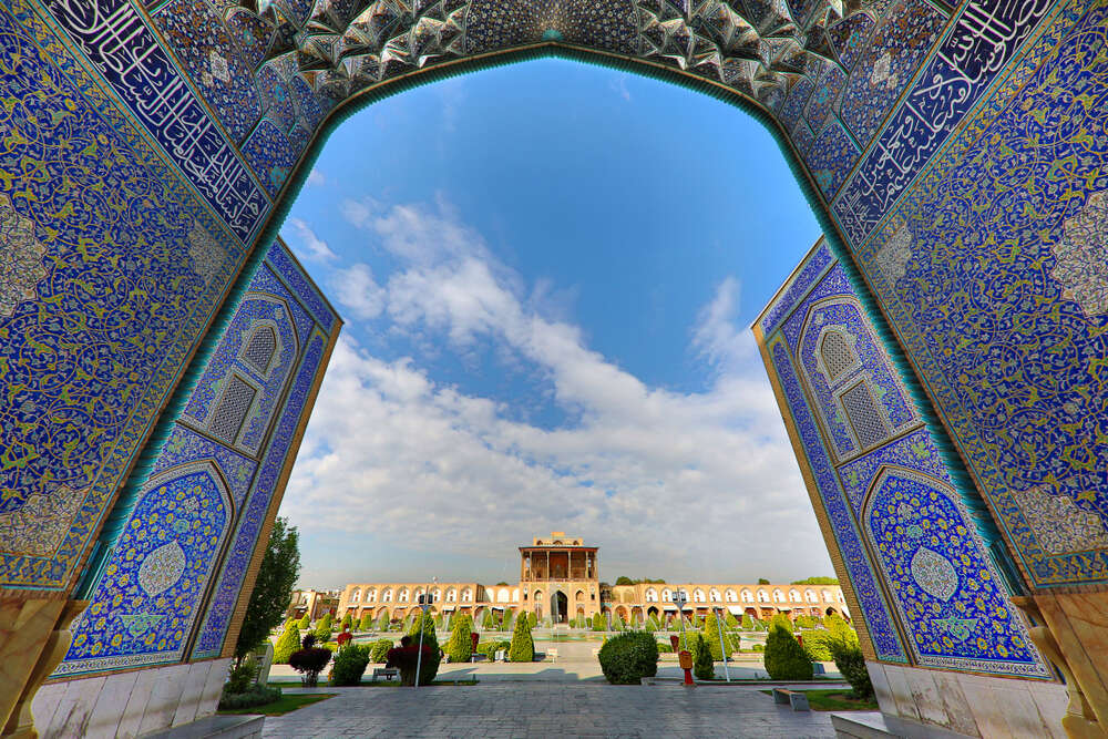 Iran: Aktivitäten in einer orientalischen Geschichte