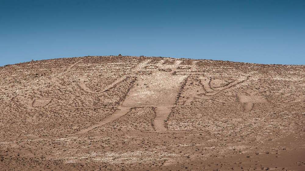 Гигант в пустыне Атакама, Чили. Картины на Земле, которые видны из космоса