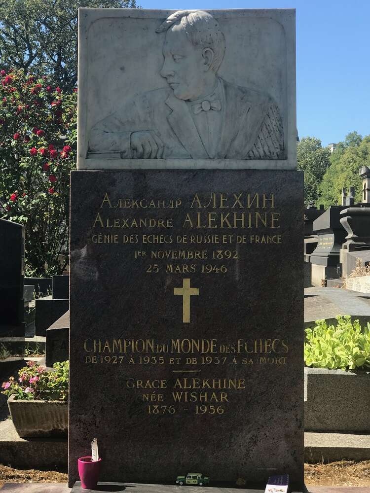 Alekhine grave