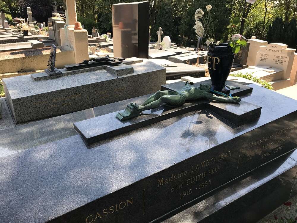 Edith Piaf grave