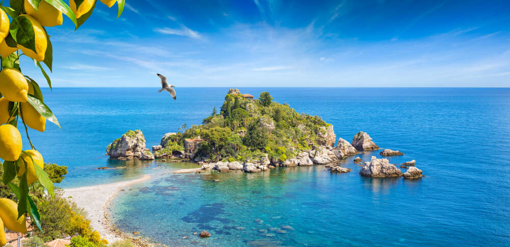 Holidays with Italian flavor: the best resorts of the island of Sicily  