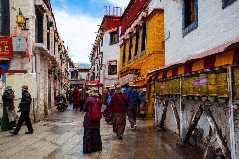 Улицы Лхасы, Тибет 