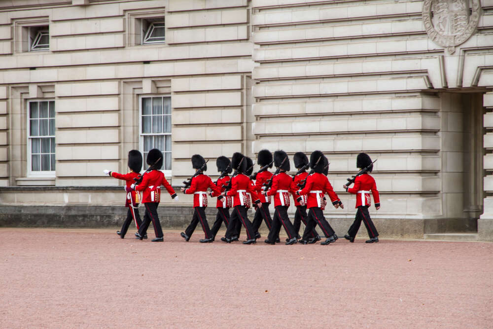 changing of the guard at Buckingham Palace