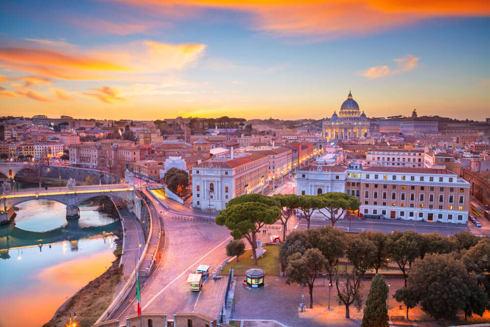 Why shopping in the Vatican is cheap but chic, or 17 facts about the Holy See